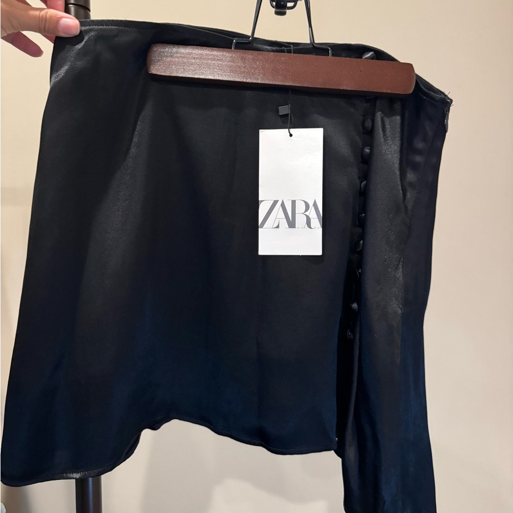 Zara Black Bottom mini skort